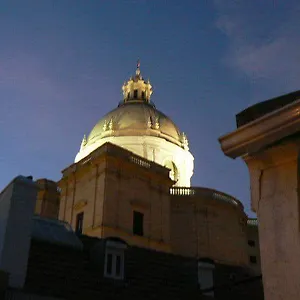 alfama-national-pantheon.hotels-lisbon-portugal.com/